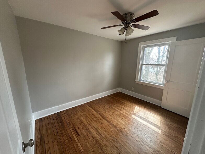 Building Photo - 318 Channing St