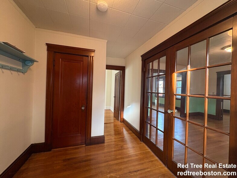 Building Photo - 155-157 Hillside St. Unit 2