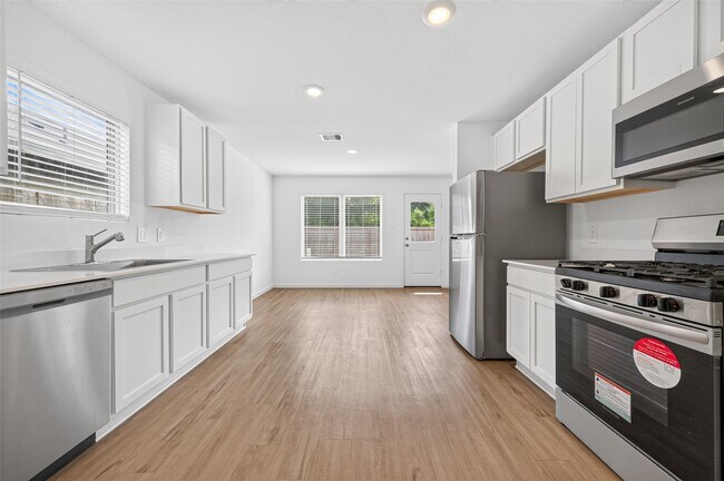 Building Photo - 17938 Becker Lndg Dr