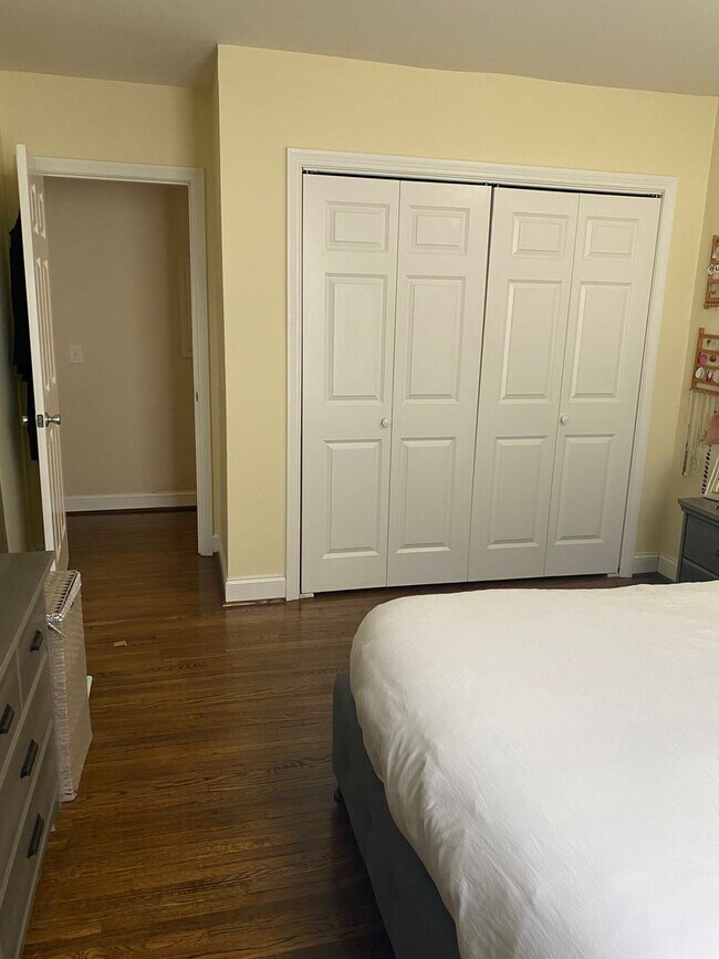 Building Photo - 246 White Bridge Pike