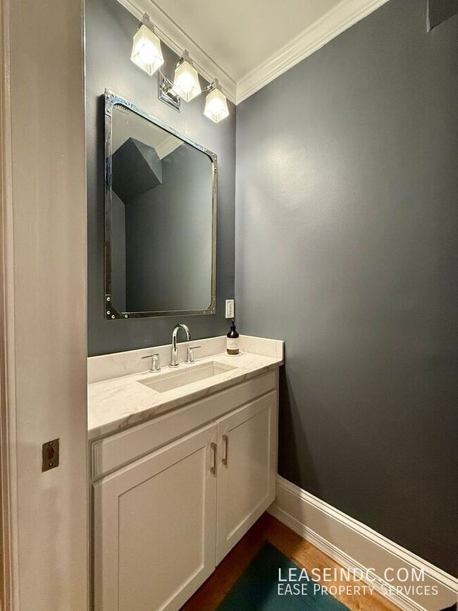 Building Photo - 2323 17th St NW