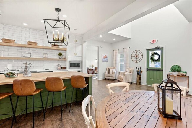 Building Photo - 705 Charles Hardy Pkwy