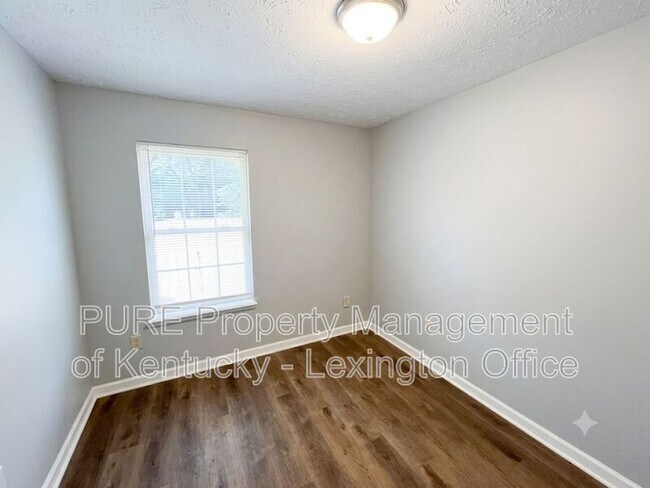 Building Photo - 1034 Marshall Park Dr