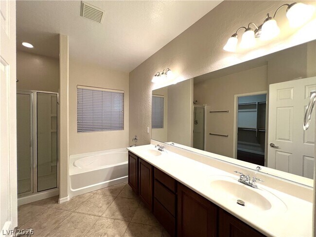 Building Photo - 4205 Gliding Gulls Ave