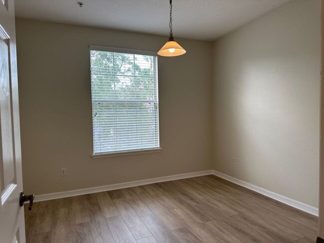Building Photo - Comfortable and Spacious 3 bedroom 2 Bath ...