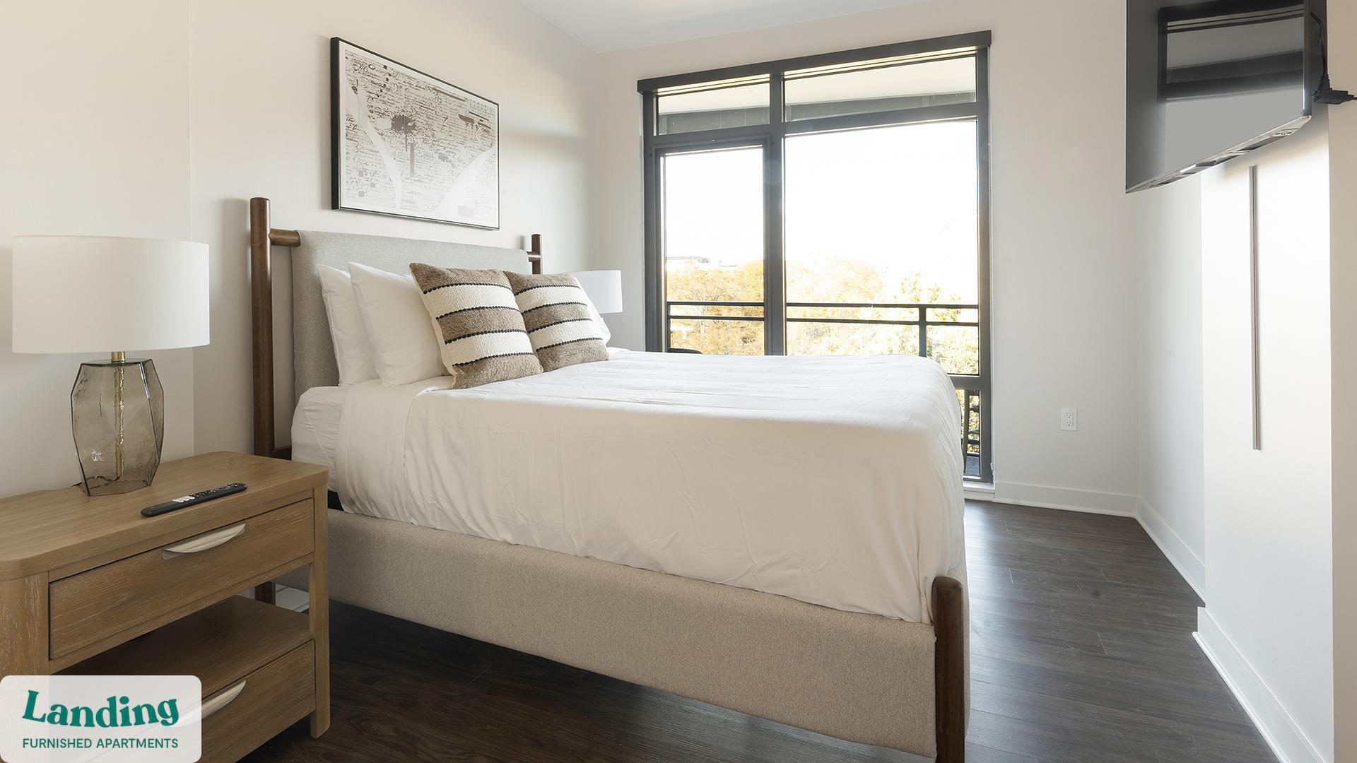 Building Photo - 350 Maple Dr SW