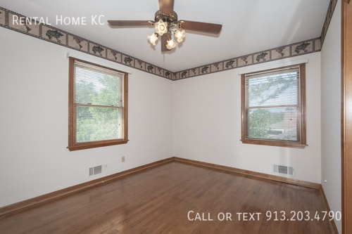 Building Photo - 9151 Somerset Dr