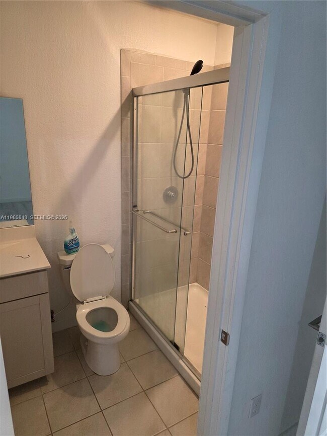 Building Photo - 600 NE 4th Ter