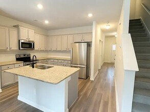 Building Photo - 2890 Bayrose Cir