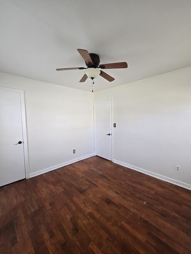 Building Photo - 2248 E Aloma St