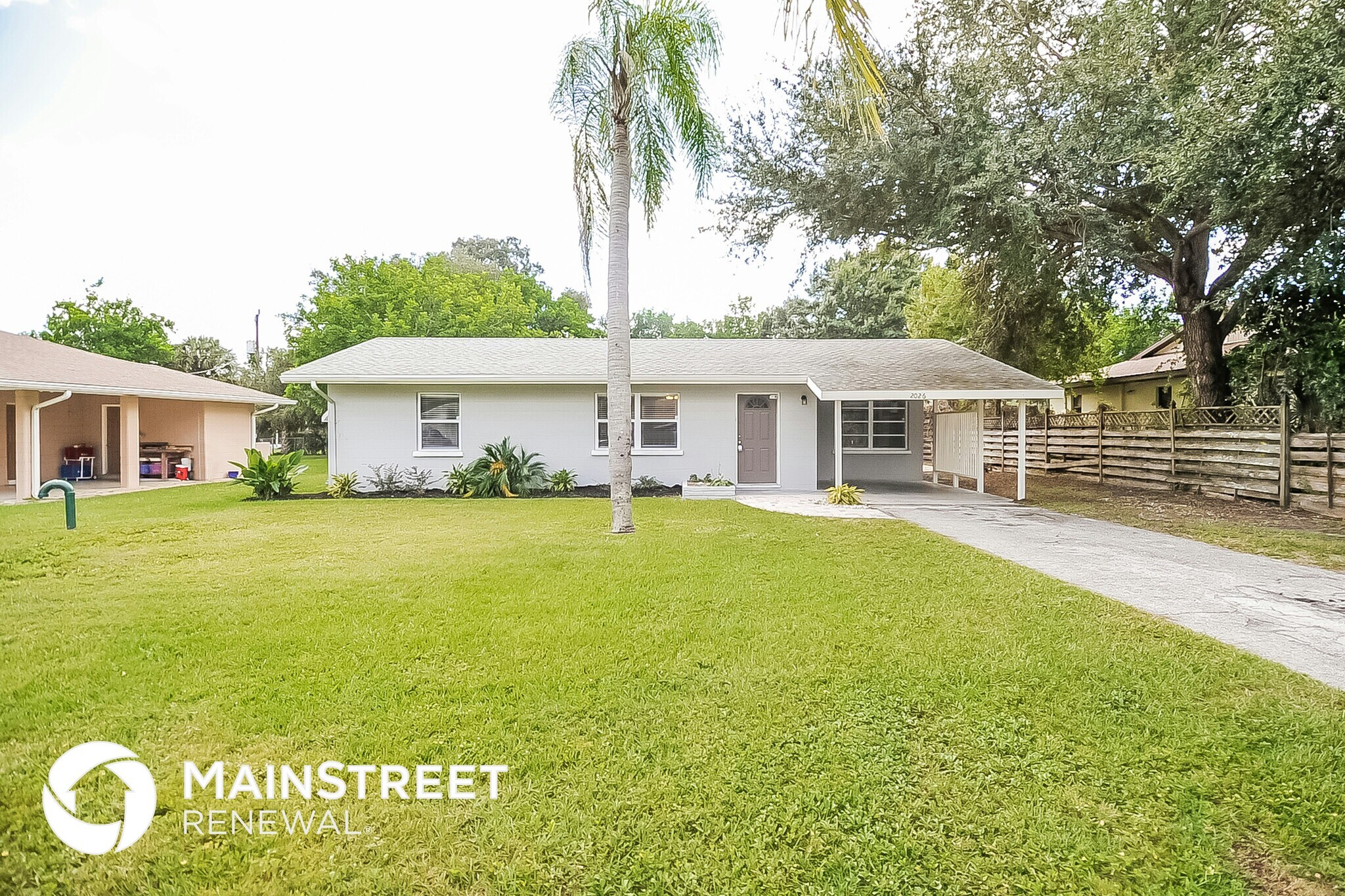 Building Photo - 2026 Sandrala Dr