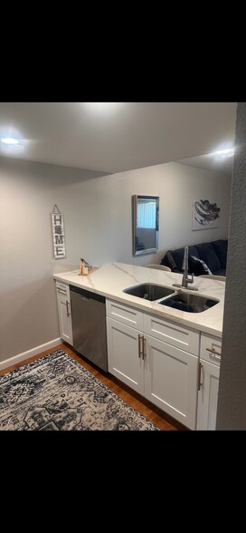 Building Photo - 7436 E Chaparral Rd