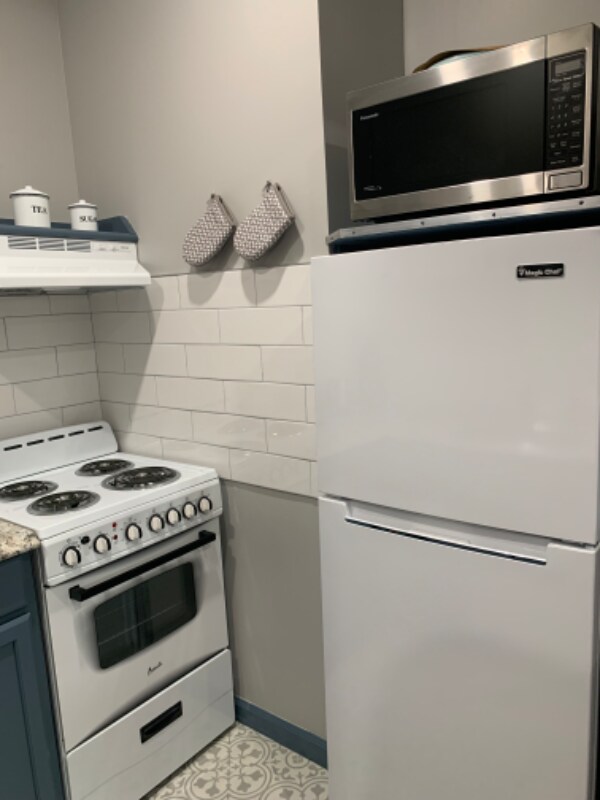 Building Photo - 102 Meadow Run Ln