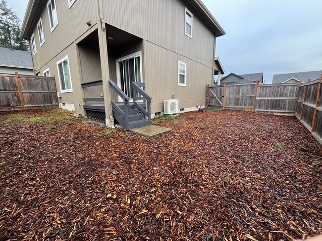 Building Photo - 952 S 58th St