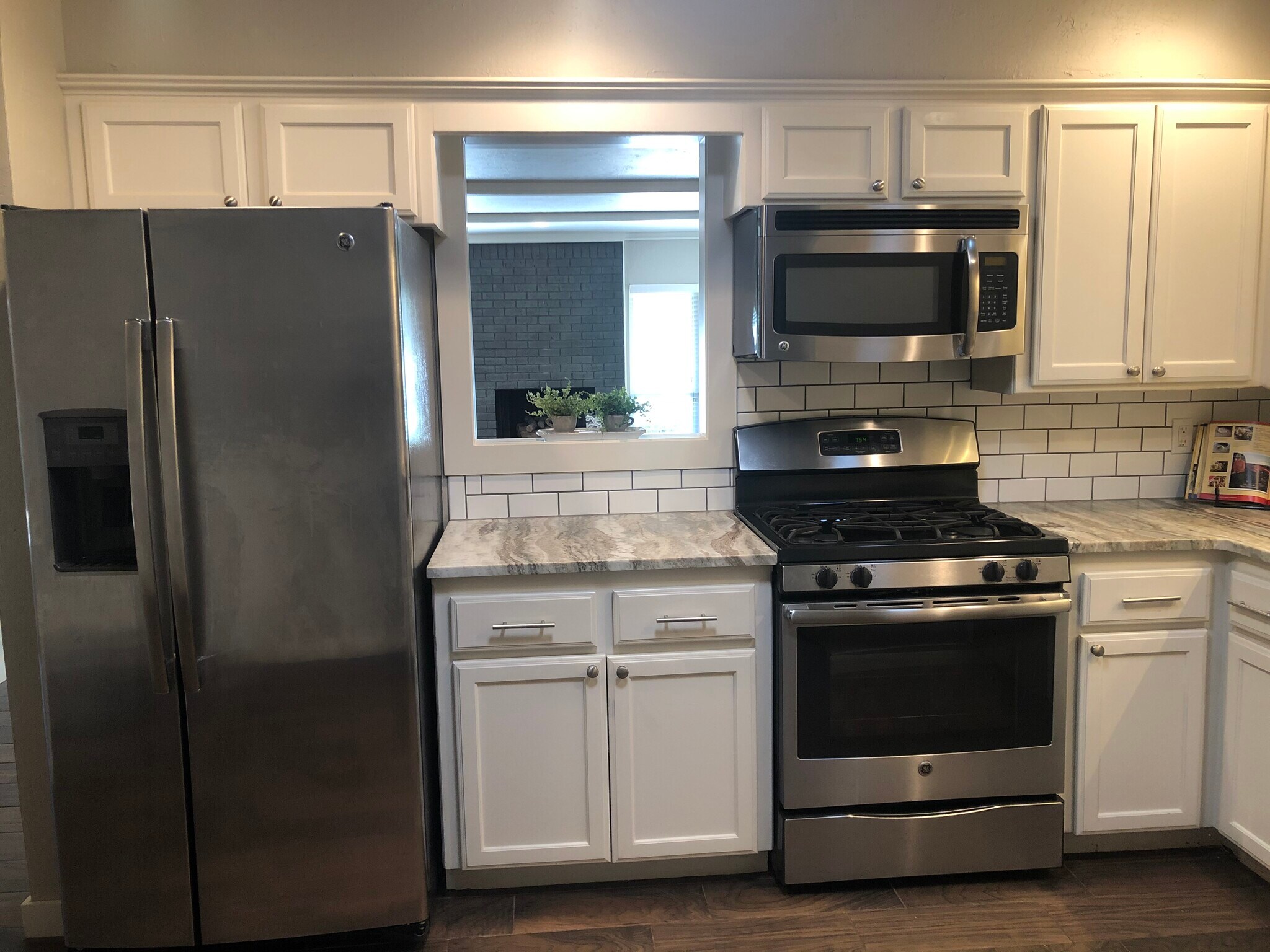 Building Photo - 2901 Rosewood Ln