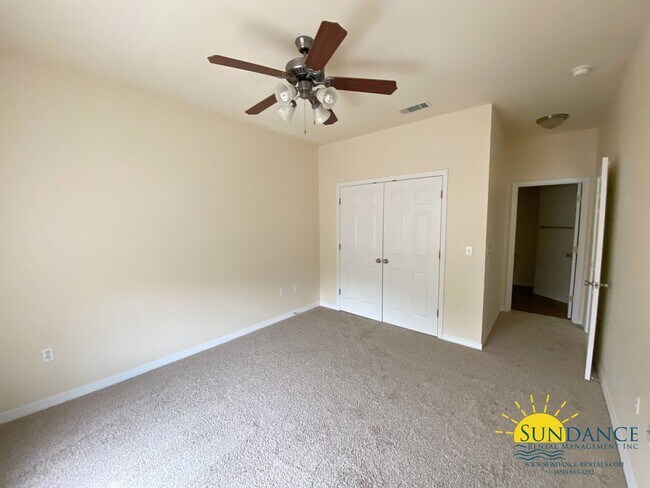Building Photo - Beautiful 3 Bedroom Townhouse Near Hurlburt Field!