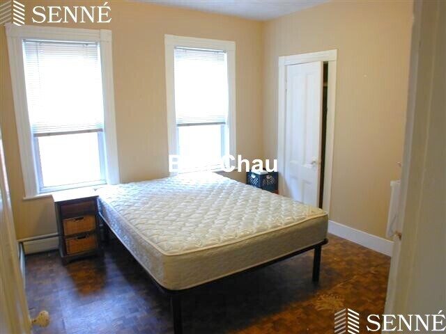 Building Photo - 11 Thorndike St
