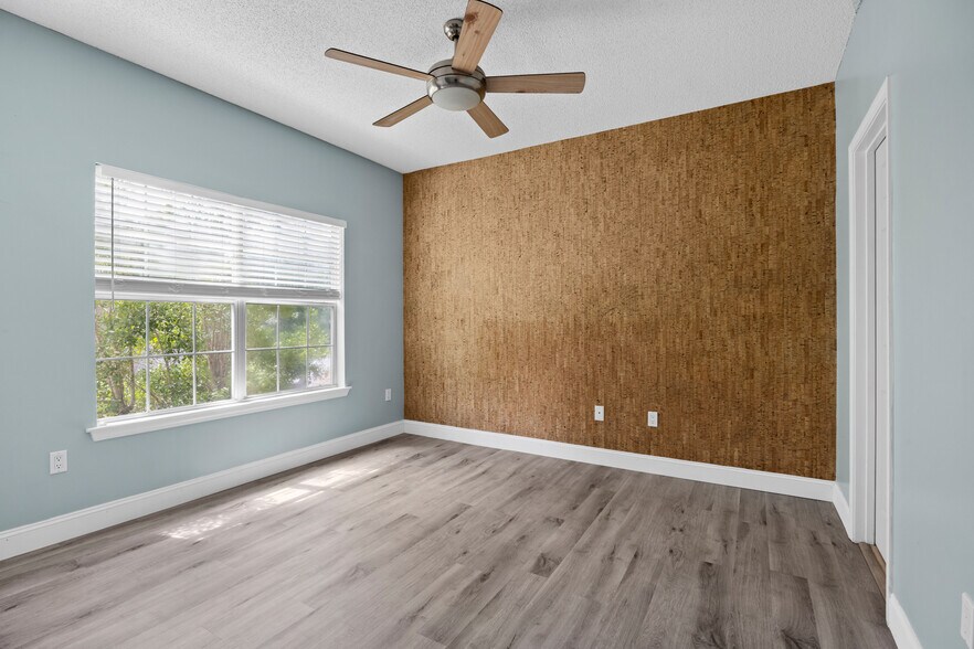 Building Photo - 2208 Walden Park Dr