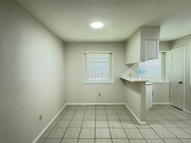 Building Photo - 10942 Beacave Bend Ct