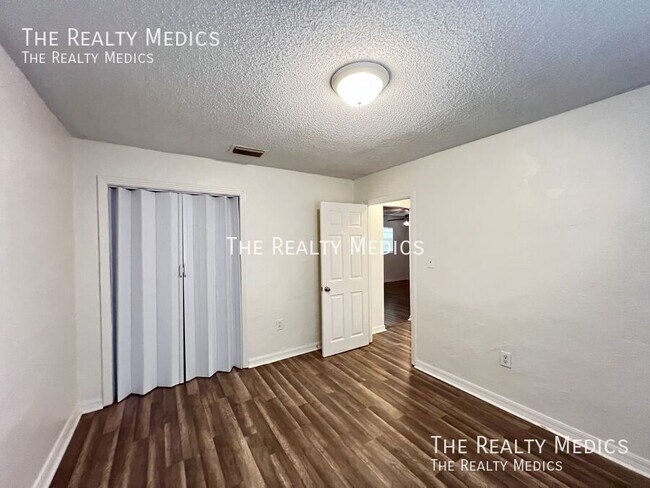 Building Photo - 1118 Tuskegee St