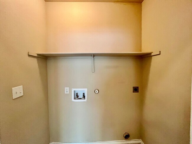 Building Photo - Luxury Duplex Home in Kyle, TX