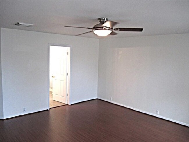 Building Photo - 11806 Skydale Dr