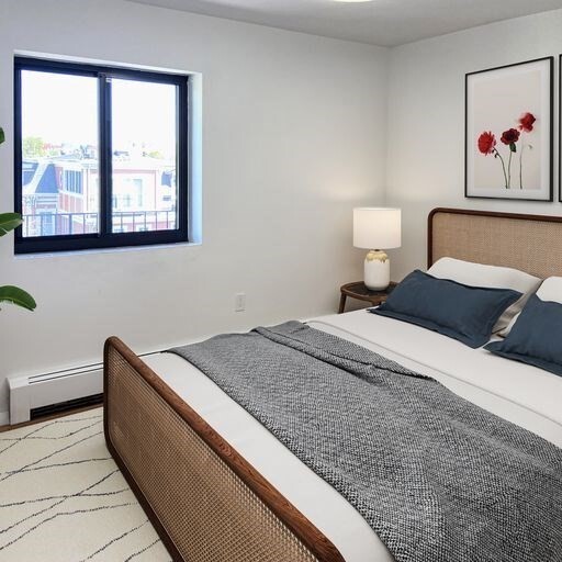 Building Photo - 880 E 4th St