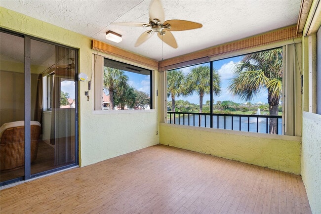 Building Photo - 302 Sea Oats Dr