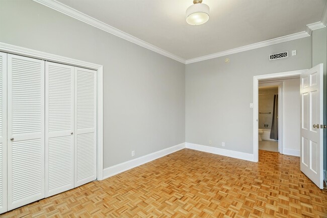 Building Photo - 1400 Kenesaw Ave