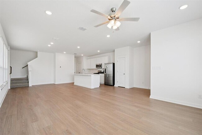 Building Photo - 152 Hartson Dr