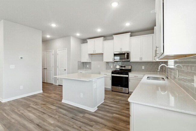 Building Photo - 6158 Marsh Ln