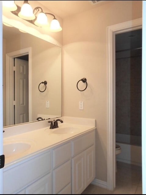 Building Photo - 11 Vershire Cir