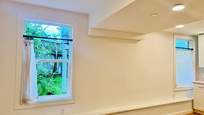 Building Photo - 1BR/1BA Renovated In-Law Unit in NOPA