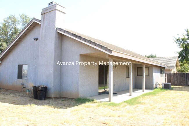 Building Photo - 4 Bedroom/2 Bath Home in Clovis  (Herndon and Armstrong)