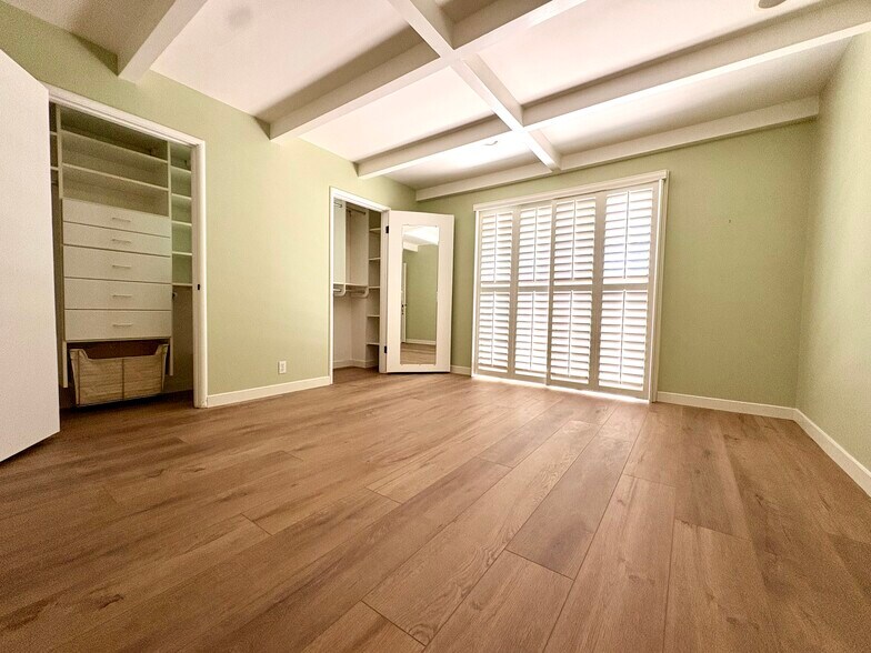 A front bedroom - 752 S El Monte Ave