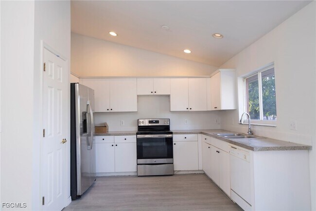 Building Photo - 4306 11th St SW