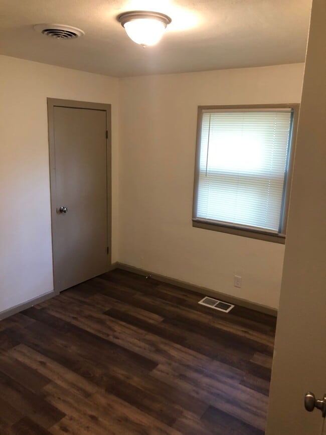 Building Photo - 4205-4205 8th St