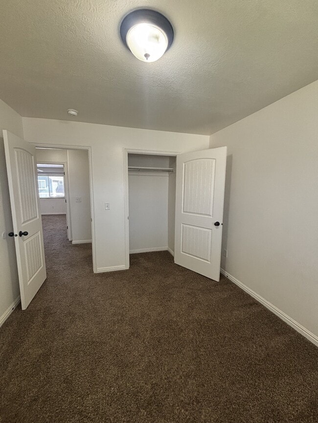 Building Photo - 3318 Quarter Mile Dr, Eagle Mountain, UT, ...