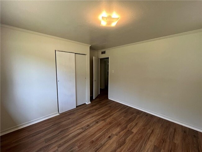 Building Photo - 459 Seabreeze Rd E