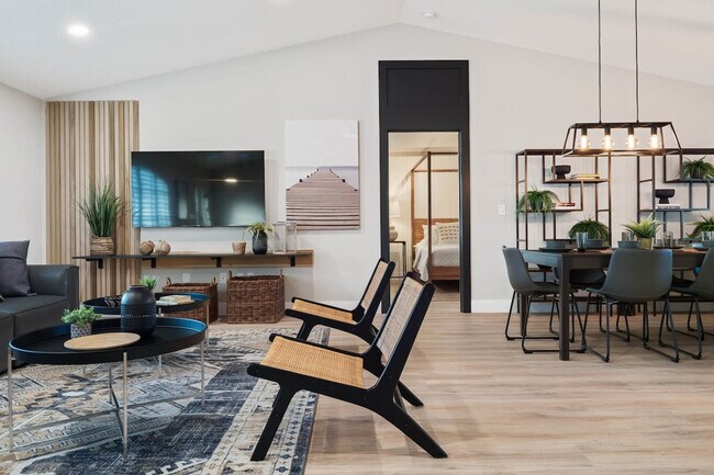 Building Photo - 6 Clinton Ct N