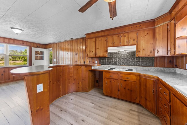 Building Photo - 3 Bed 2 Bath Marshallberg Home Available now