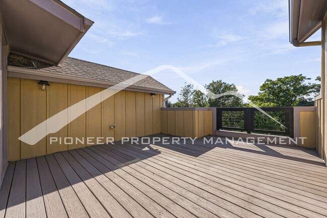 Building Photo - 2842 Kendall St