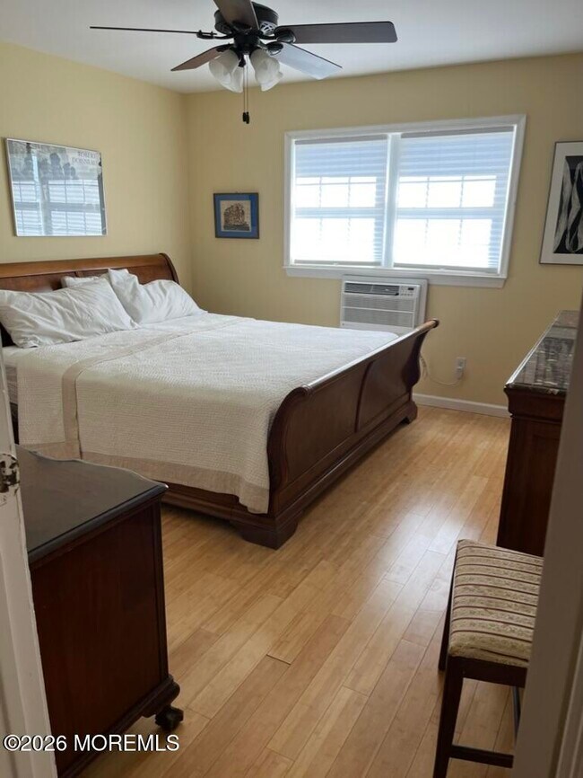 Building Photo - 709 Ocean Ave N