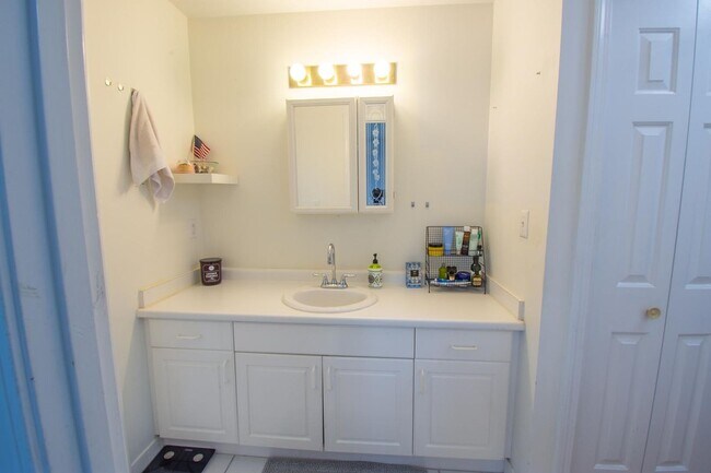 Building Photo - 655 Concord Ave