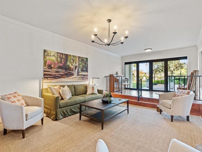 Building Photo - 104 S Interlachen Ave