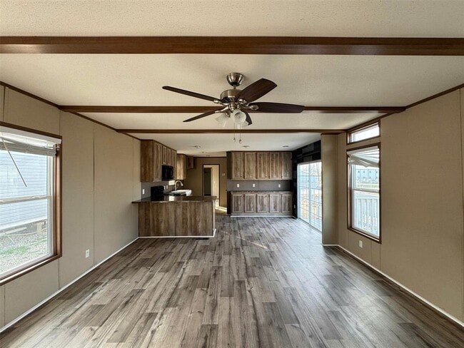 Building Photo - 16206 Wood Dr
