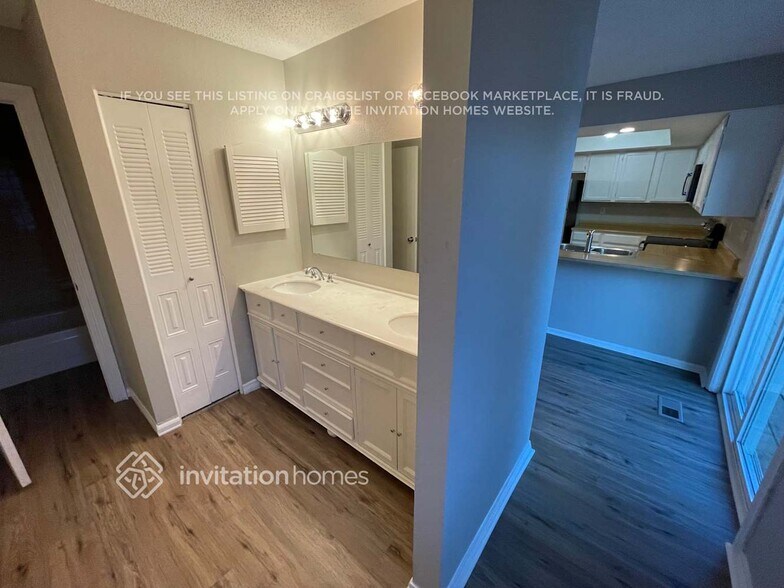 Building Photo - 18856 E Utah Cir