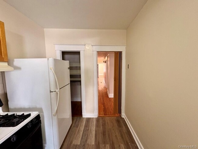 Building Photo - 106 McLean Ave