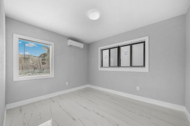 Building Photo - 1300 NW 90th St