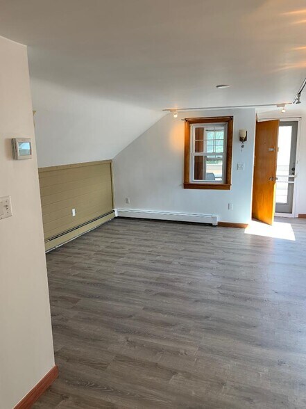 Building Photo - 139 Pratt Rd